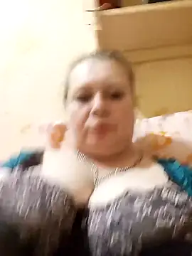 Snapshot of KiraStanton chatting on 04-19-26, 06:43 KiraStanton online show from 04-19-26, 06:43