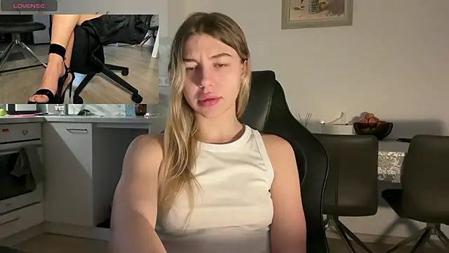 GODDESS doll online show from 03-17-26, 11:30