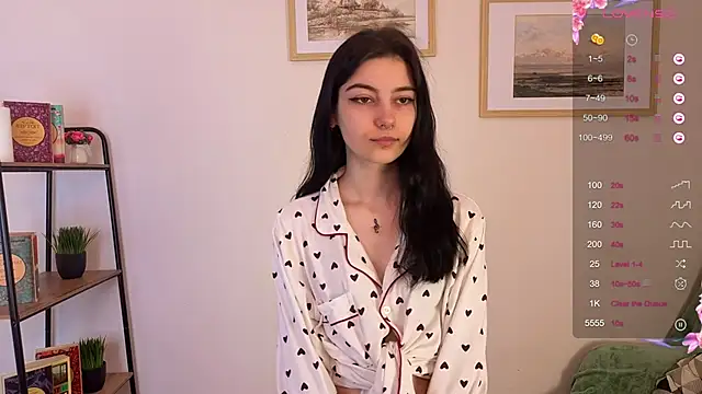 Lilian Merf online show from 04-17-26, 08:06
