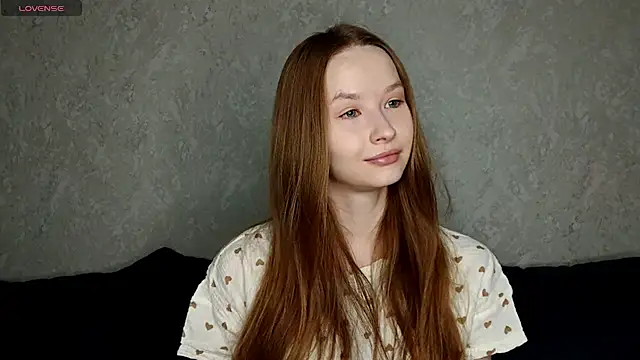 Snapshot of LeslieShay chatting on 02-21-26, 05:14 LeslieShay online show from 02-21-26, 05:14