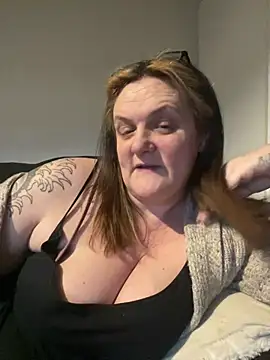 Snapshot of Busty-GilfQuinn chatting on 02-25-26, 05:11 Busty-GilfQuinn online show from 02-25-26, 05:11