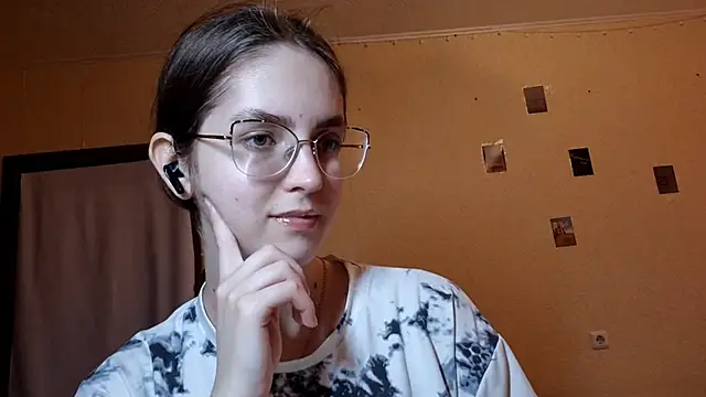 Katelemon online show from 05-25-26, 01:50