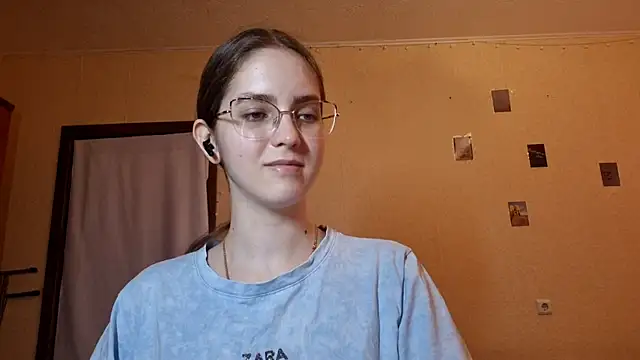 Snapshot of Katelemon chatting on 06-14-26, 02:08 Katelemon online show from 06-14-26, 02:08