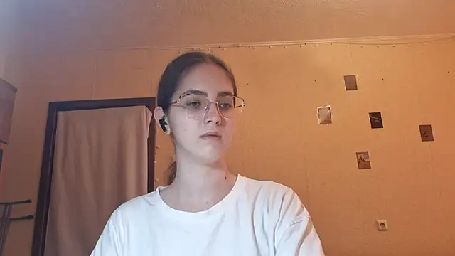Snapshot of Katelemon chatting on 06-22-26, 12:46 Katelemon online show from 06-22-26, 12:46