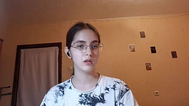 Snapshot of Katelemon chatting on 06-29-26, 03:23 Katelemon online show from 06-29-26, 03:23