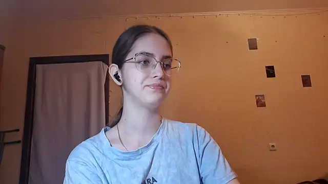 Snapshot of Katelemon chatting on 07-10-26, 10:18 Katelemon online show from 07-10-26, 10:18