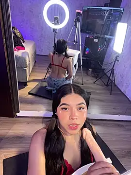 Snapshot of Ambarina_ chatting on 04-30-26, 11:38 Ambarina online show from 04-30-26, 11:38