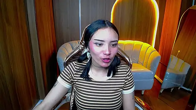 Snapshot of Daphne_nicole_b chatting on 02-28-26, 12:50 Daphne nicole b online show from 02-28-26, 12:50