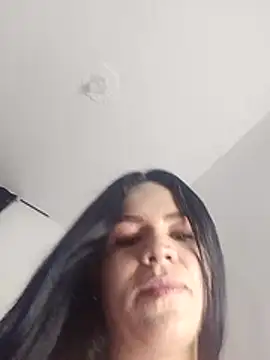 Snapshot of Mariana_jaramillo chatting on 02-27-26, 11:05 Mariana jaramillo online show from 02-27-26, 11:05