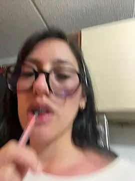 Snapshot of susi_chimm chatting on 03-02-26, 02:14 susi chimm online show from 03-02-26, 02:14