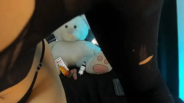 Snapshot of Venus_in_earth chatting on 02-24-26, 07:34 Venus in earth online show from 02-24-26, 07:34