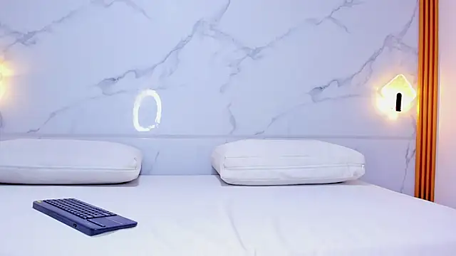 Snapshot of melanie_harl chatting on 02-21-26, 08:32 melanie harl online show from 02-21-26, 08:32