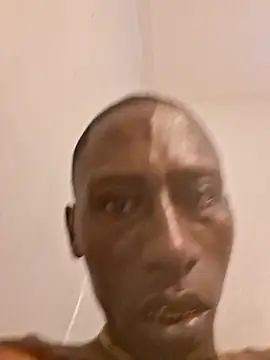 QUEENBSLIMG99 online show from 04-18-26, 11:16