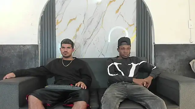 Latins on fire online show from 04-10-26, 11:37