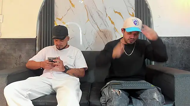 Snapshot of Latins_on_fire chatting on 05-07-26, 12:10 Latins on fire online show from 05-07-26, 12:10