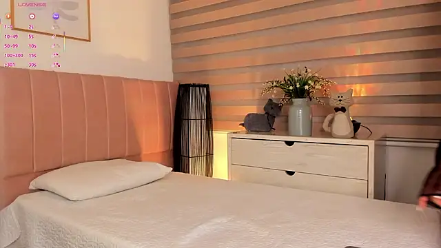 Snapshot of missnataly chatting on 02-25-26, 12:15 missnataly online show from 02-25-26, 12:15