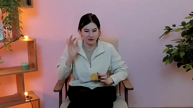 Snapshot of TwilaMode chatting on 02-22-26, 07:29 TwilaMode online show from 02-22-26, 07:29