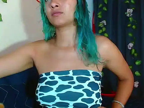 Snapshot of powderblu69 chatting on 05-04-26, 12:50 powderblu69 online show from 05-04-26, 12:50