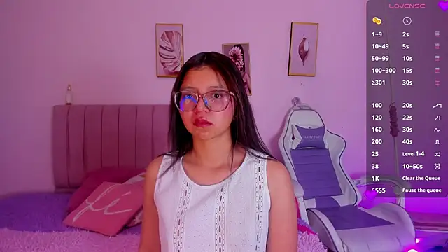 Zoow bluussh online show from 03-31-26, 12:05