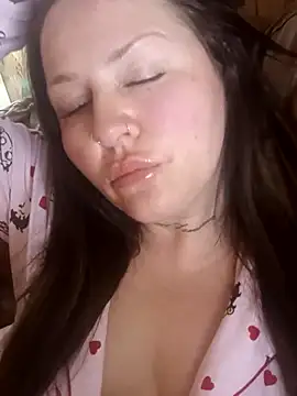 Snapshot of Kandi-kiss chatting on 05-20-26, 09:54 Kandi-kiss online show from 05-20-26, 09:54