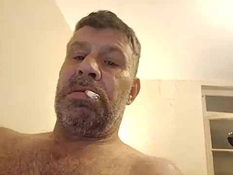Snapshot of stud2512 chatting on 05-04-26, 11:23 stud2512 online show from 05-04-26, 11:23