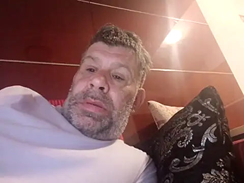 Snapshot of stud2512 chatting on 05-10-26, 06:18 stud2512 online show from 05-10-26, 06:18