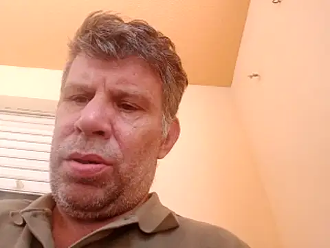 Snapshot of stud2512 chatting on 06-18-26, 11:14 stud2512 online show from 06-18-26, 11:14