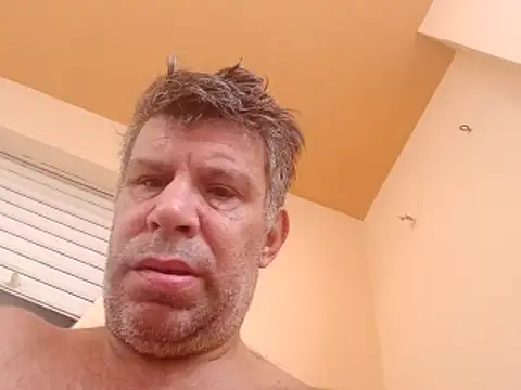 Snapshot of stud2512 chatting on 06-19-26, 06:40 stud2512 online show from 06-19-26, 06:40
