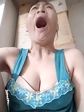 lris-Beauty77 online show from 04-15-26, 09:37