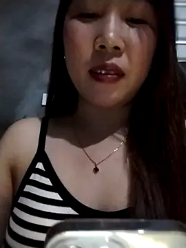 Snapshot of Kiki-vn chatting on 02-22-26, 01:31 Kiki-vn online show from 02-22-26, 01:31