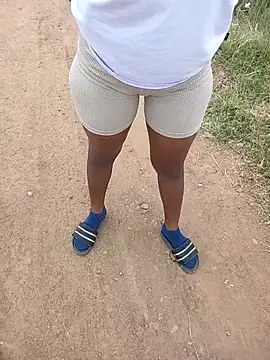 Snapshot of Dee-n-Dee_nyash chatting on 02-24-26, 09:29 Dee-n-Dee nyash online show from 02-24-26, 09:29