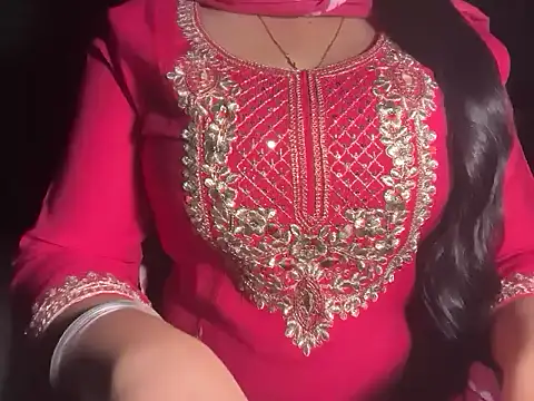 Avneet kaurr1 online show from 04-07-26, 06:36