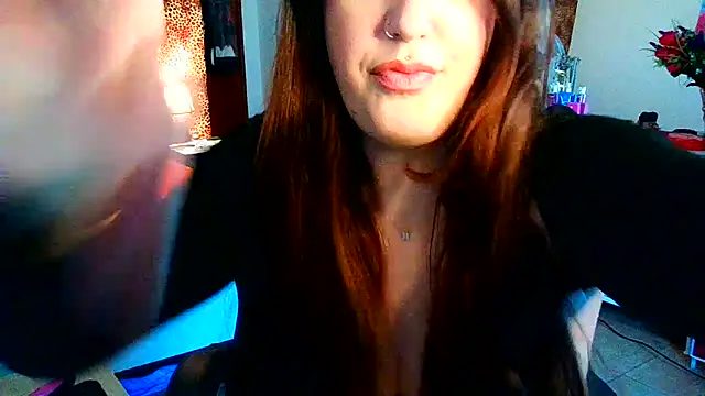 Snapshot of Lilbadmiaxo chatting on 03-15-26, 06:03 Lilbadmiaxo online show from 03-15-26, 06:03