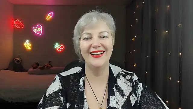 Mary-Leee online show from 03-29-26, 01:11
