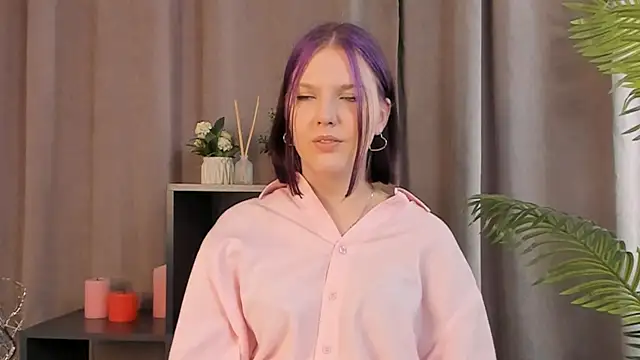 Snapshot of OllieLirette chatting on 02-28-26, 09:32 OllieLirette online show from 02-28-26, 09:32