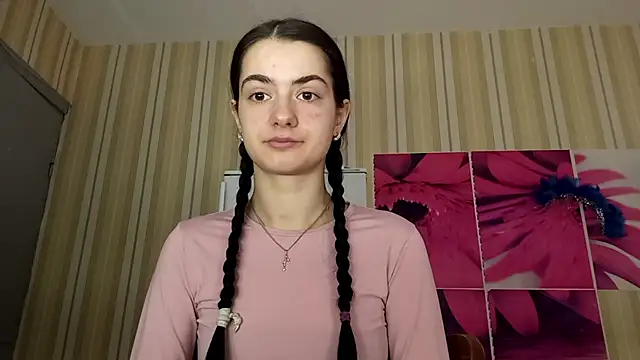 Snapshot of TuFoth chatting on 02-24-26, 08:12 TuFoth online show from 02-24-26, 08:12