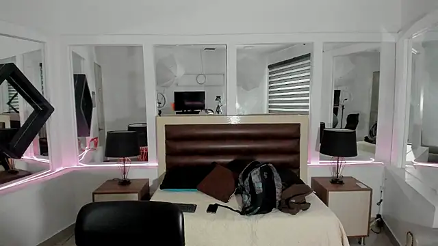 Snapshot of paulys_ chatting on 06-18-26, 11:36 paulys online show from 06-18-26, 11:36