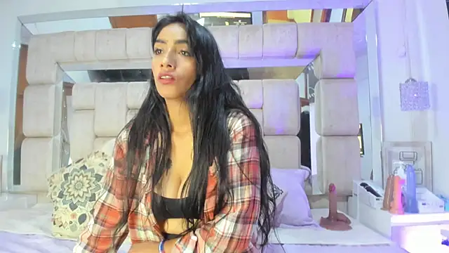 Snapshot of Tashi7 chatting on 07-15-26, 01:16 Tashi7 online show from 07-15-26, 01:16