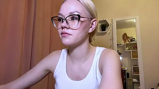 MiaCashe online show from 03-21-26, 01:58