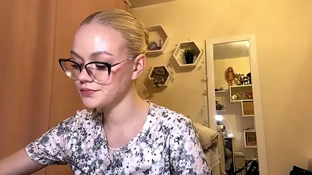 MiaCashe online show from 03-27-26, 06:18