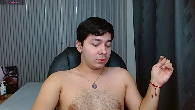 Snapshot of Julian_Smith21 chatting on 04-25-26, 01:08 Julian Smith21 online show from 04-25-26, 01:08