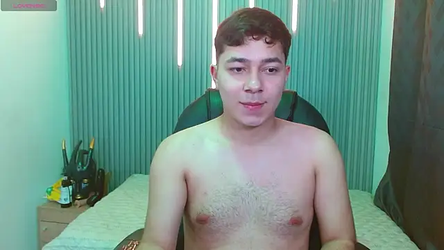 Snapshot of Julian_Smith21 chatting on 06-24-26, 11:59 Julian Smith21 online show from 06-24-26, 11:59