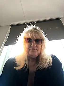 Heidiblueeyes online show from 03-12-26, 08:20