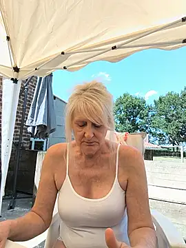 Snapshot of Heidiblueeyes chatting on 07-16-26, 12:11 Heidiblueeyes online show from 07-16-26, 12:11