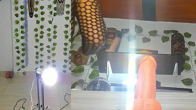 Snapshot of bella__funny chatting on 06-11-26, 06:39 bella funny online show from 06-11-26, 06:39