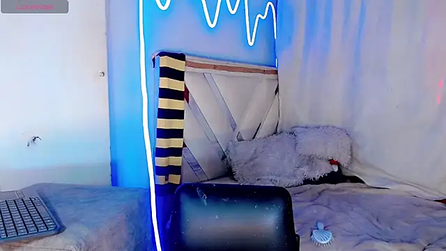 xyaraluv  online show from 04-10-26, 07:51