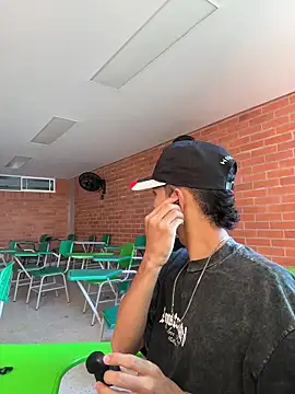 HarryGaze online show from 02-27-26, 01:11