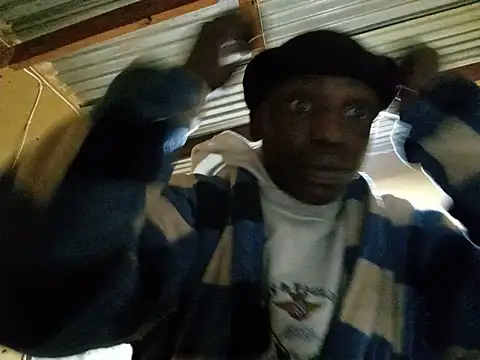 Snapshot of FuddledLionfish chatting on 07-11-26, 11:50 FuddledLionfish online show from 07-11-26, 11:50