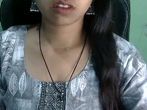 cute momo love online show from 04-29-26, 06:06