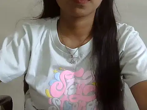 Snapshot of cute_momo_love chatting on 05-24-26, 05:12 cute momo love online show from 05-24-26, 05:12